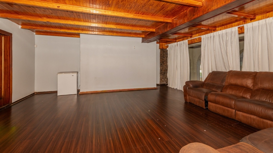4 Bedroom Property for Sale in Wilkoppies North West